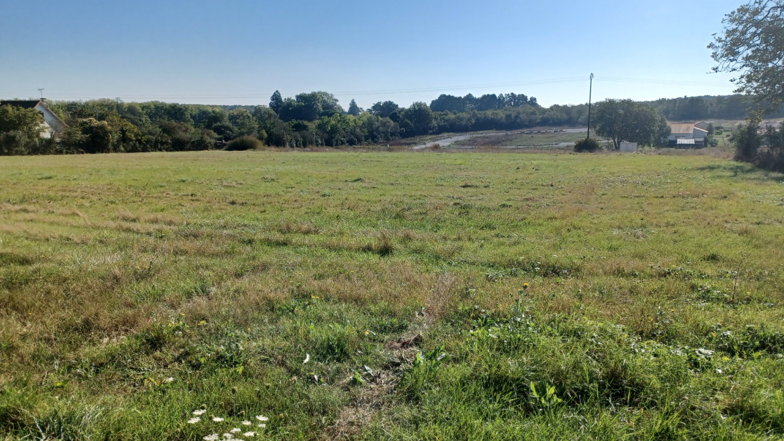 Terrain constructible de 877m2 à Saint-Maurice-la-Clouère