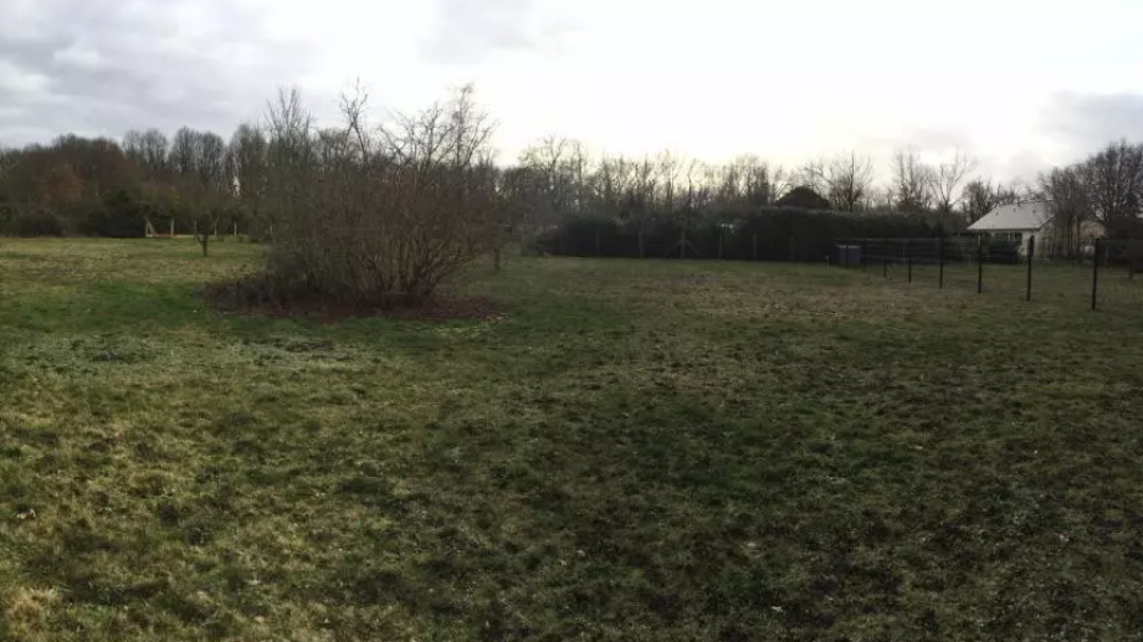 Terrain constructible de 980m2 à Saint-Martin-de-Sanzay