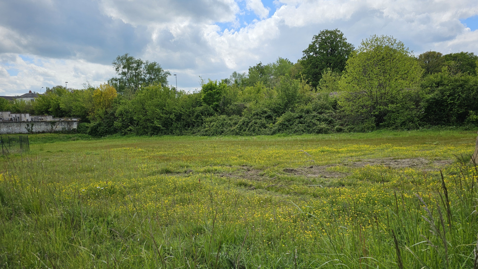 Terrain constructible de 448m2 à Azay-le-Rideau