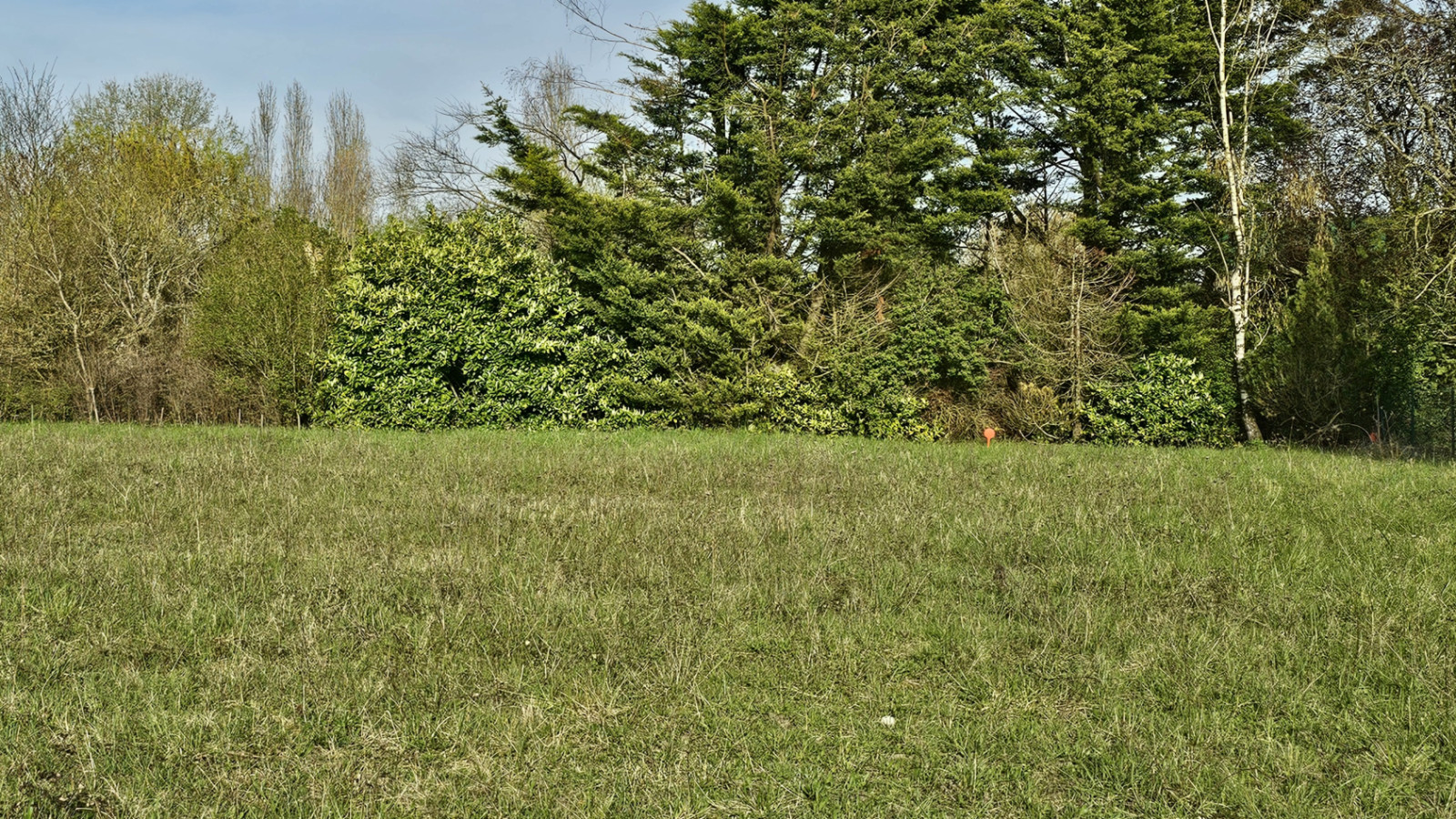 Terrain constructible de 1500m2 à Loches