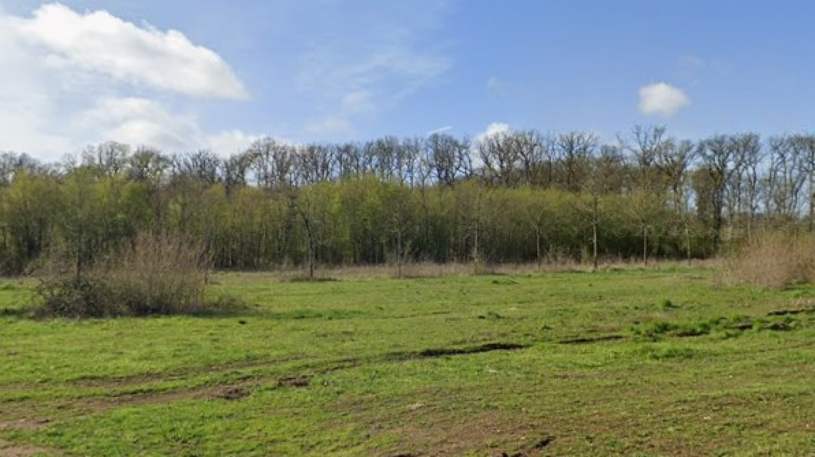 Terrain constructible de 679m2 à Saint-Gervais-la-Forêt