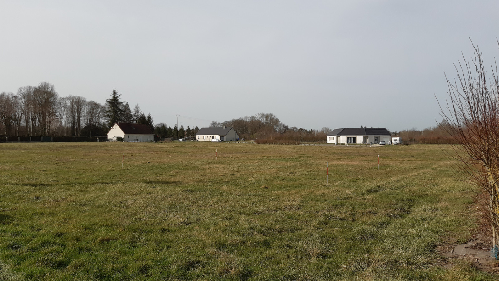 Terrain constructible de 1072m2 à Conflans-sur-Loing