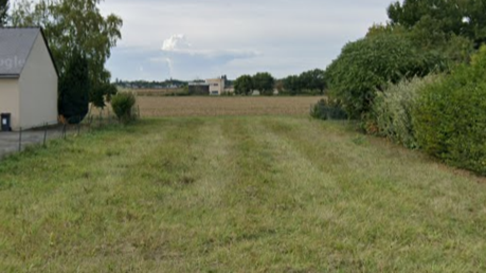 Terrain constructible de 962m2 à Beaufort-en-Anjou