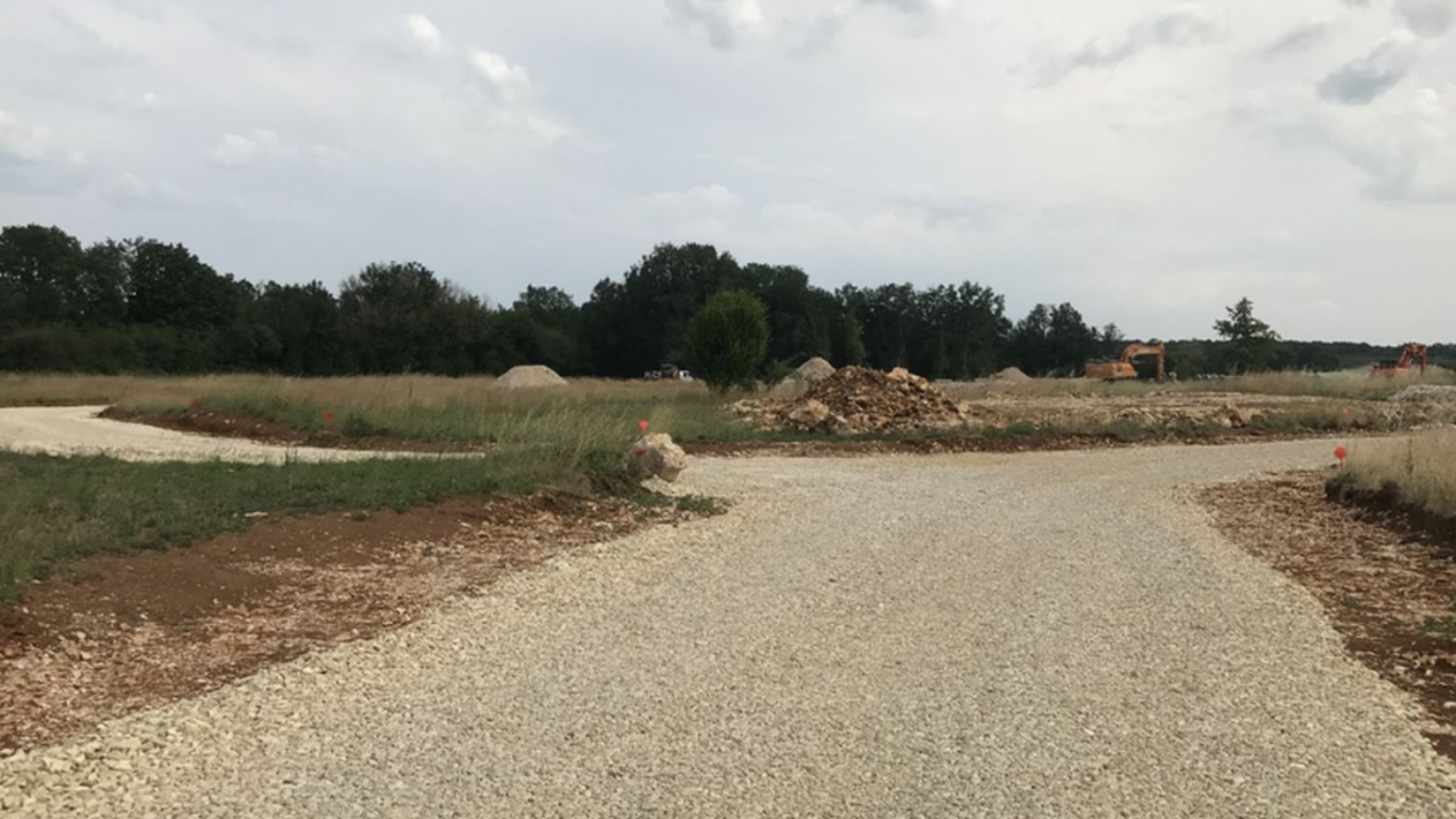 Terrain constructible de 610m2 à Vouillé