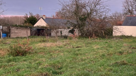 Terrain saumur Rue de montagland.PNG