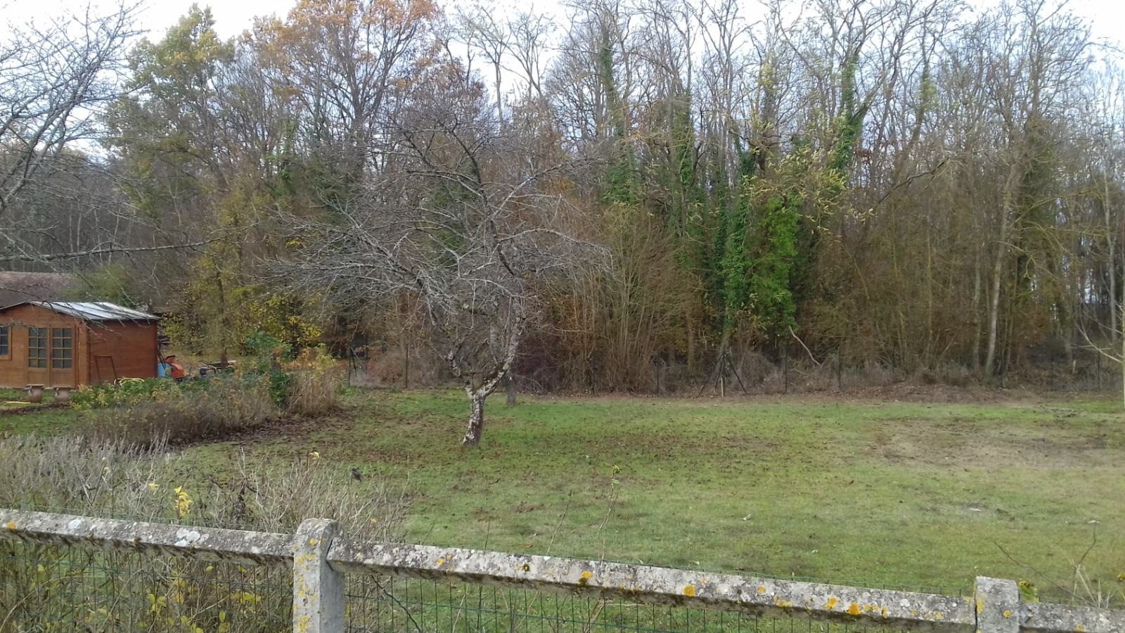 Terrain constructible de 355m2 à Faÿ-lès-Nemours