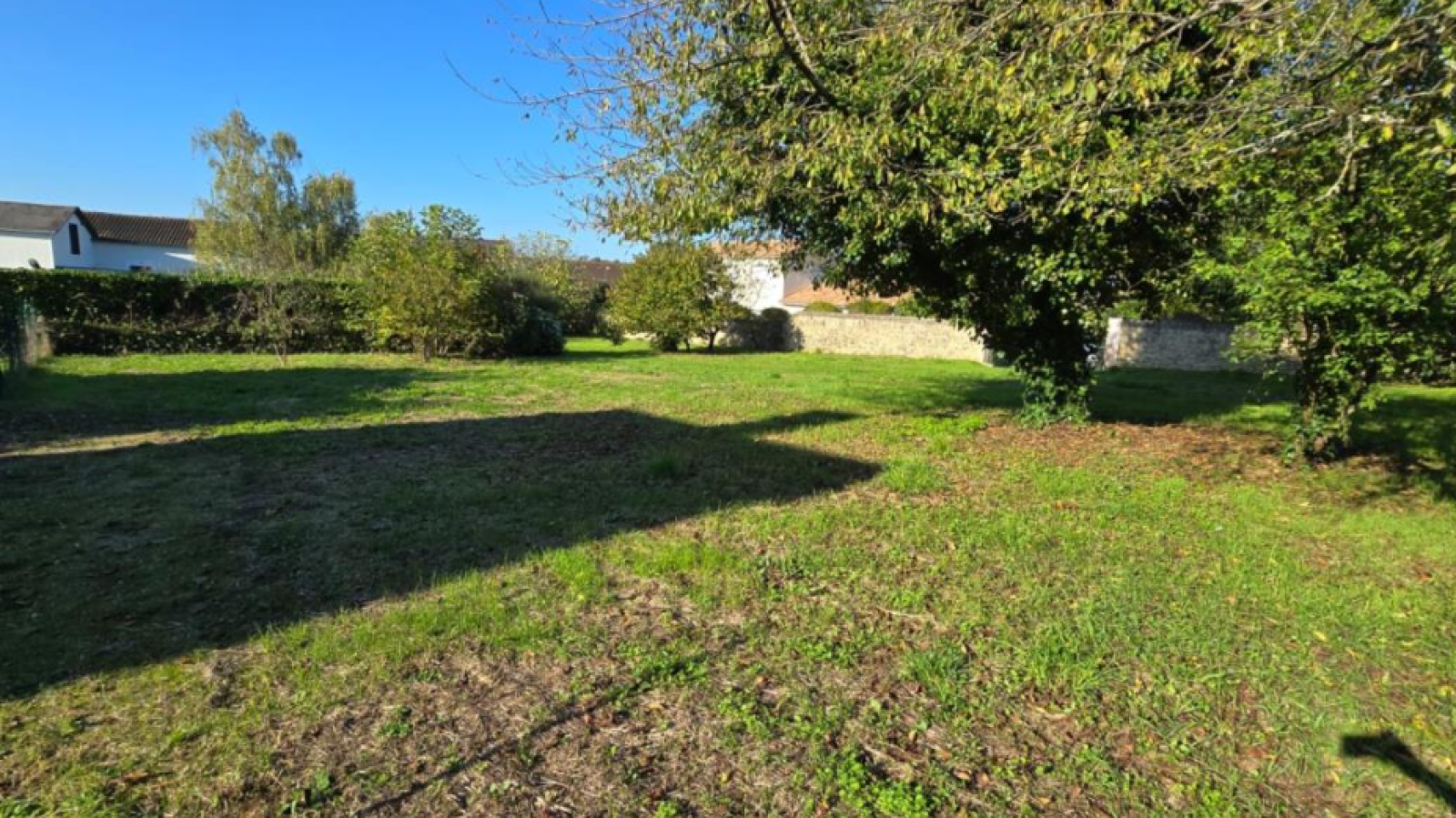 Terrain constructible de 1176m2 à Poitiers