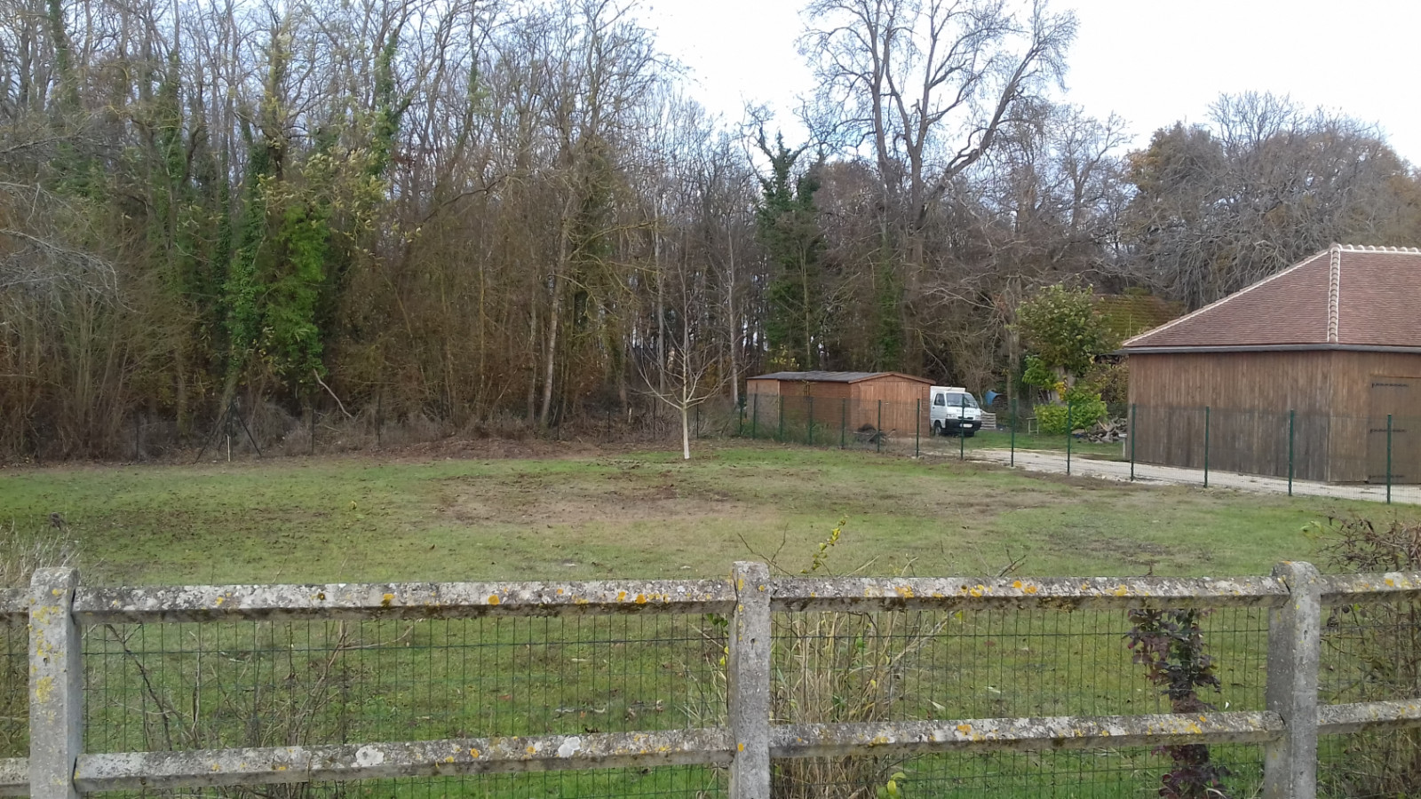 Terrain constructible de 1000m2 à Nemours