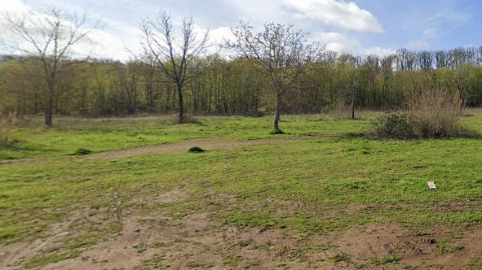 Terrain constructible de 545m2 à Saint-Gervais-la-Forêt