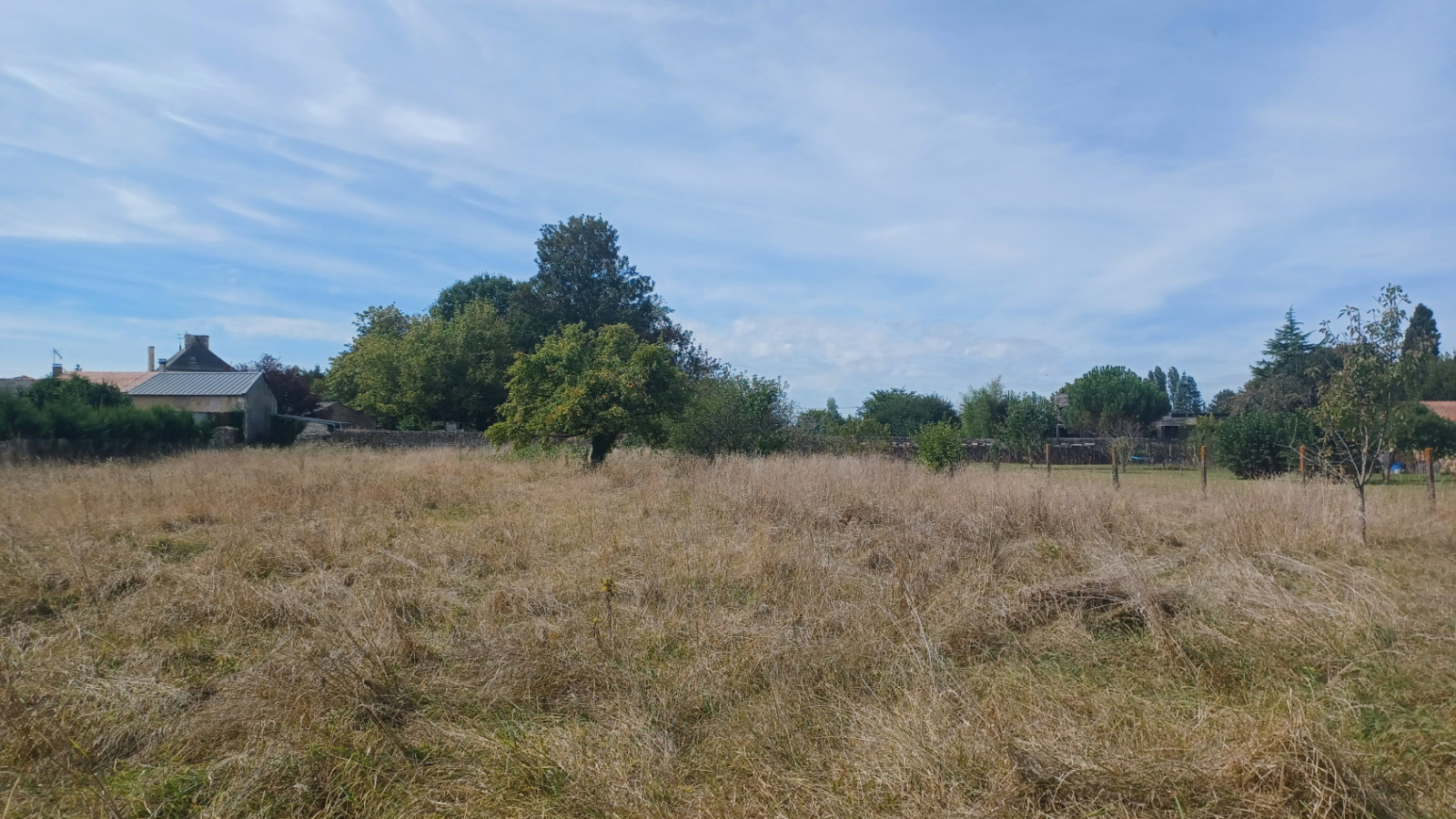 Terrain constructible de 1110m2 à Poitiers