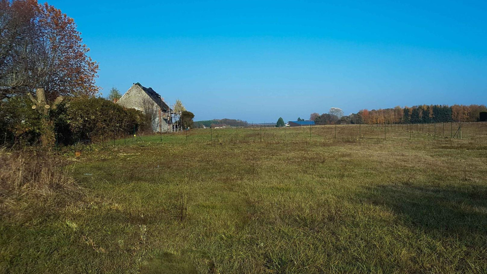 Terrain constructible de 2040m2 à Égreville