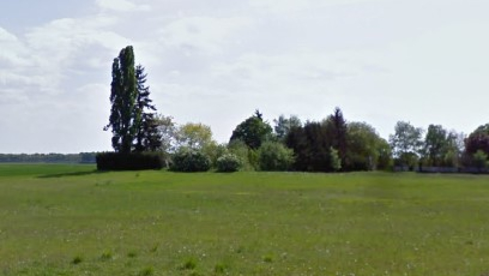 Terrain constructible de 480m2 à Saint-Lyé-la-Forêt