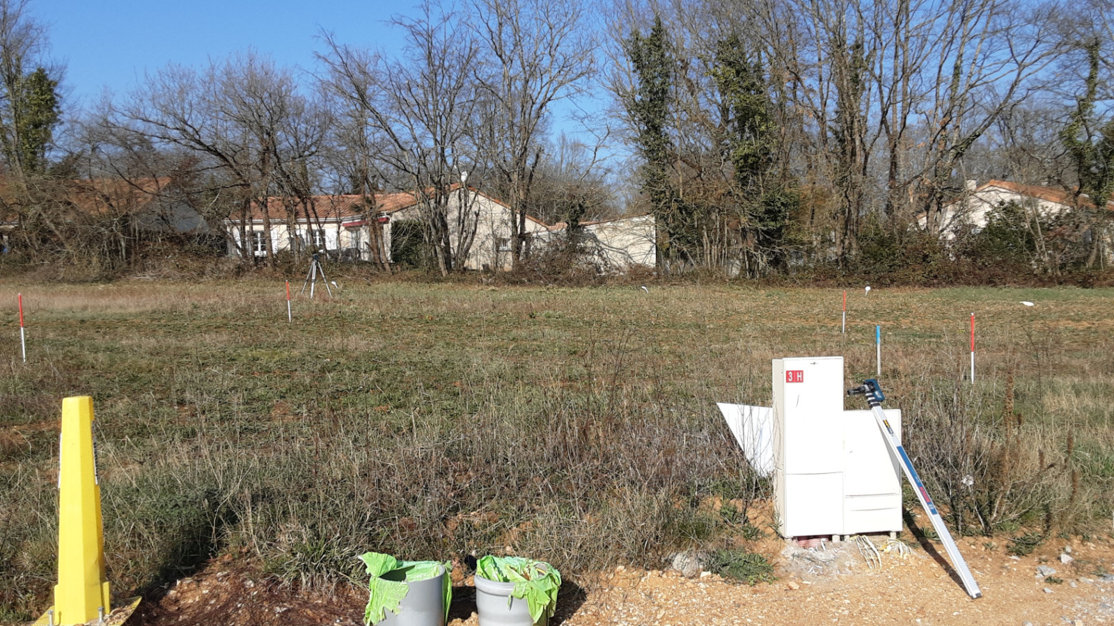 Terrain constructible de 616m2 à La Celle-Saint-Avant