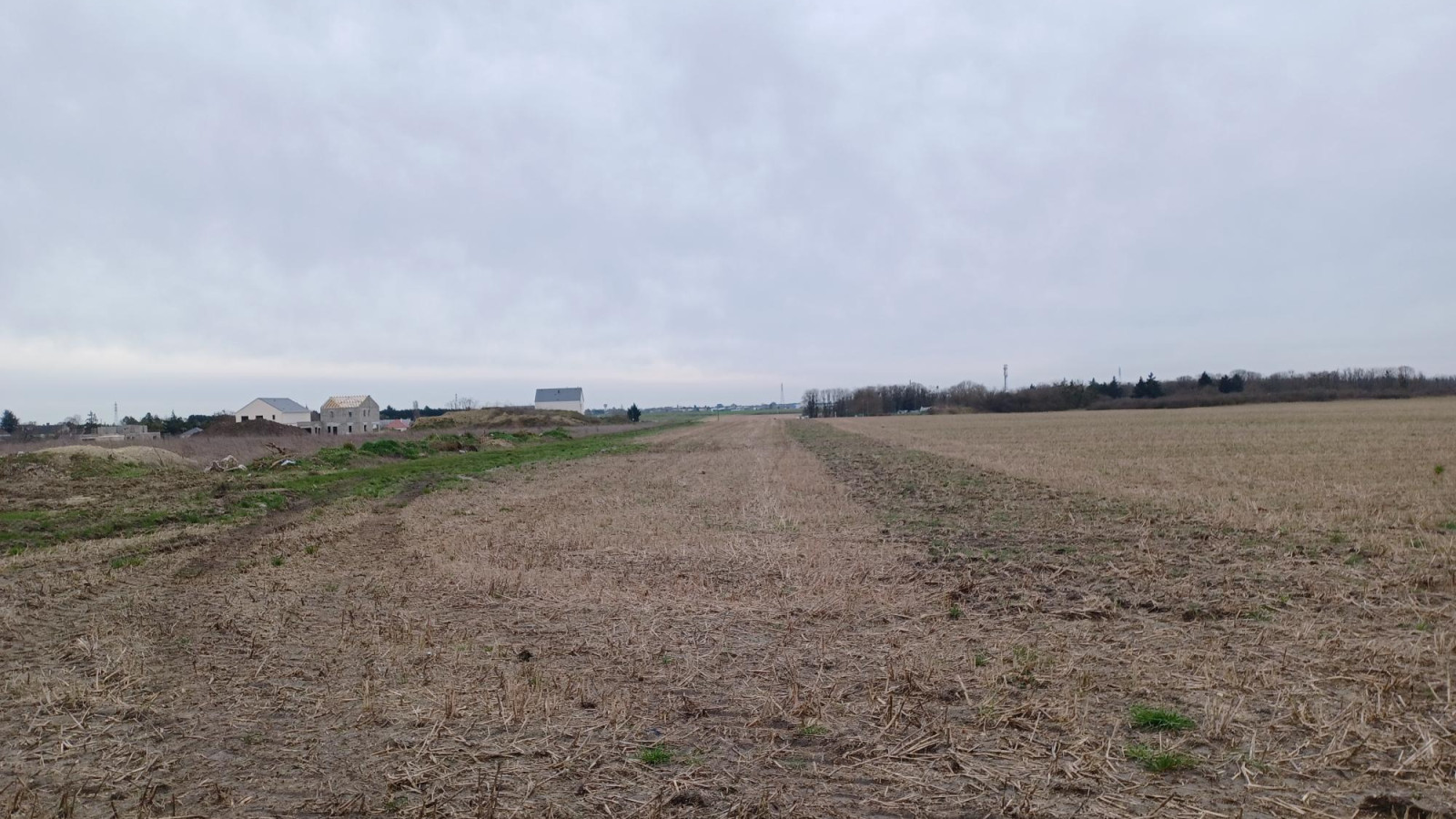 Terrain constructible de 566m2 à Coulmiers