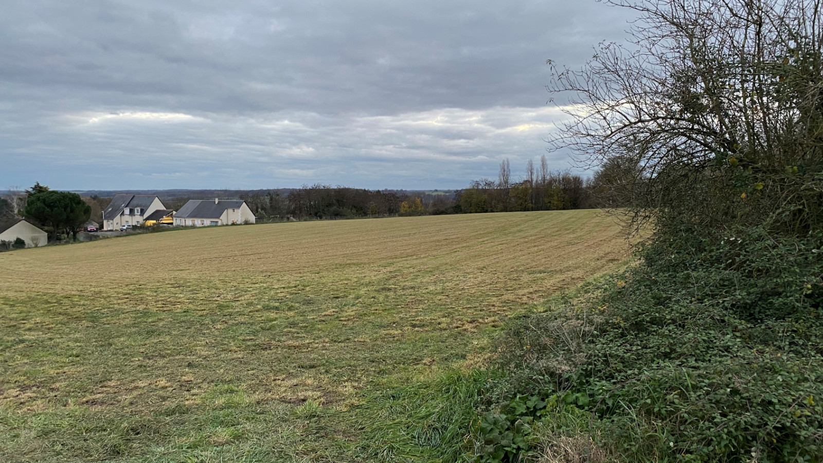 Terrain constructible de 448m2 à Azay-le-Rideau