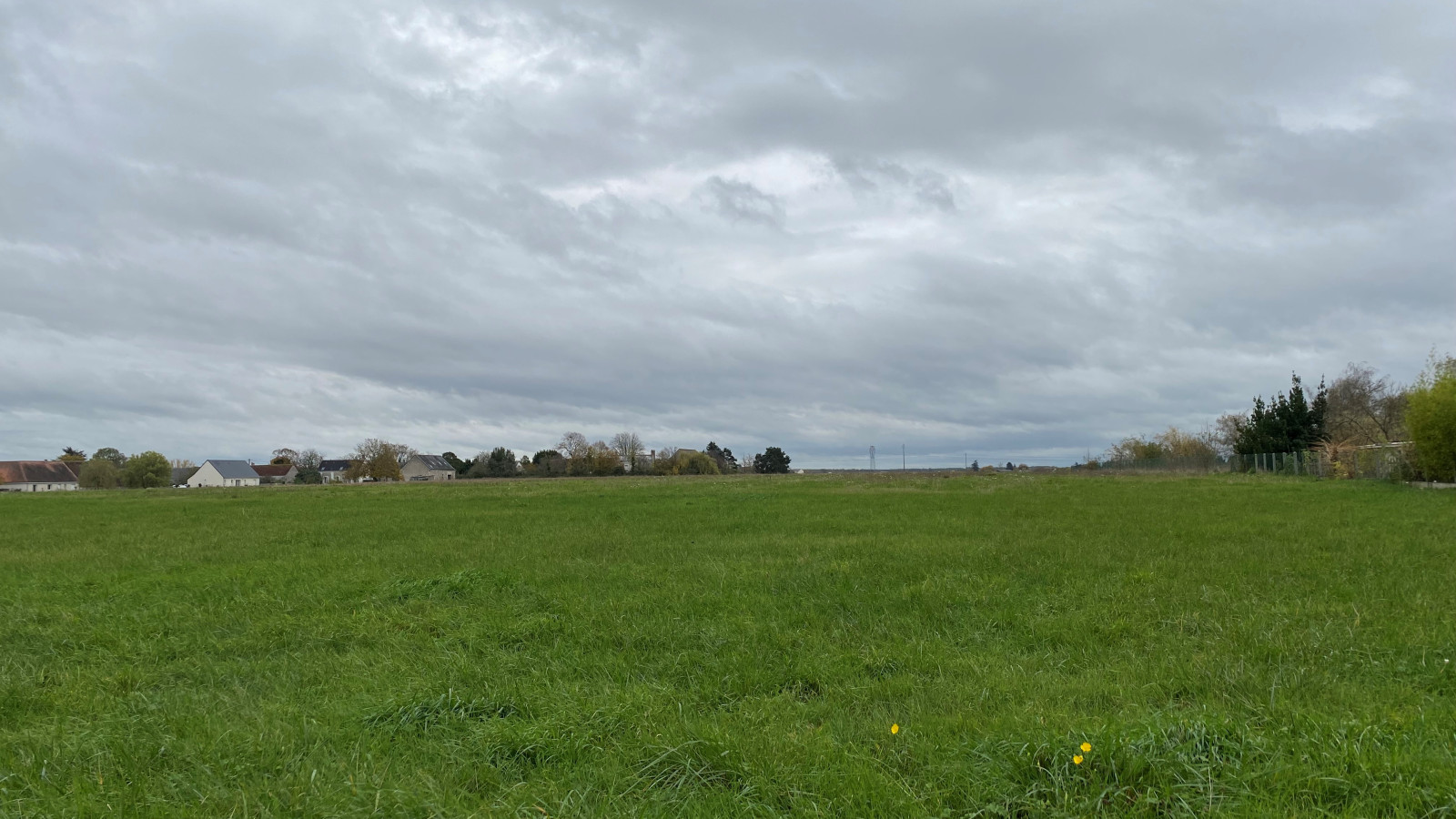 Terrain constructible de 623m2 à Athée-sur-Cher