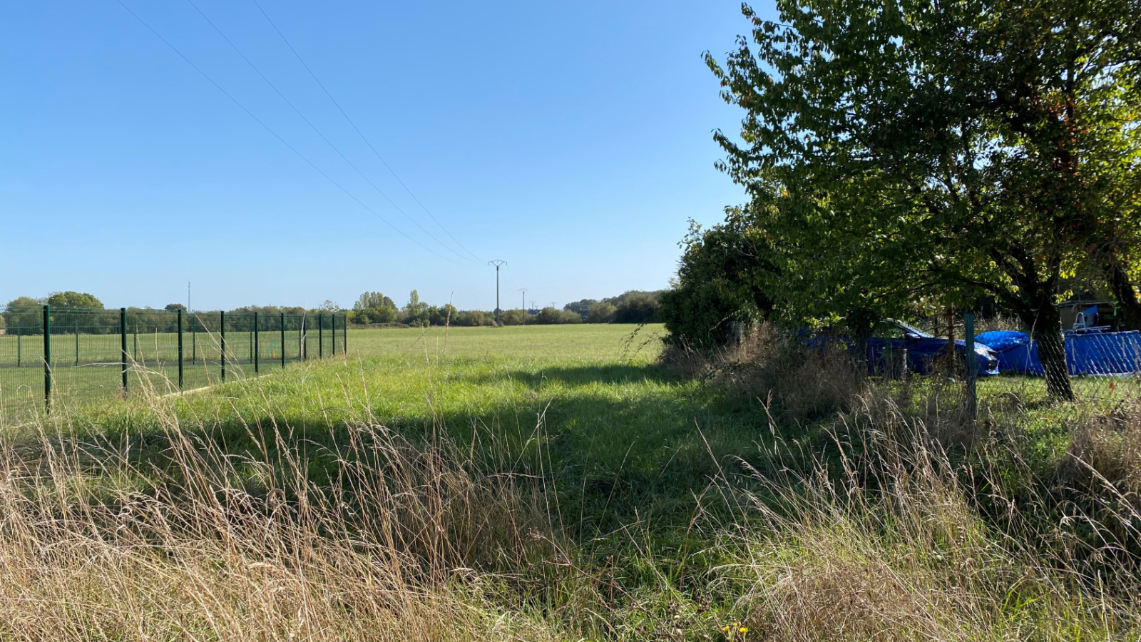 Terrain constructible de 419m2 à Villeperdue