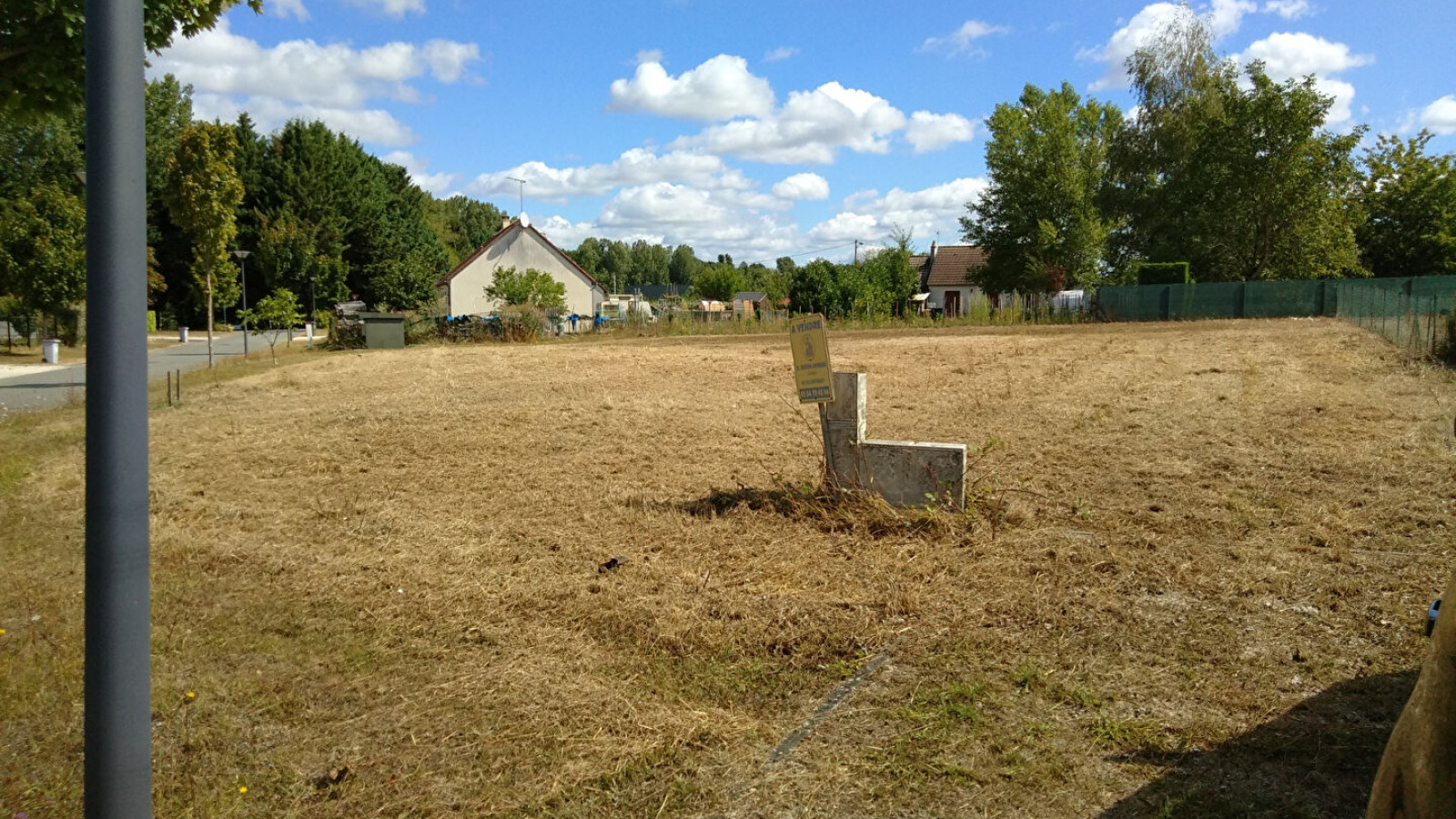 Terrain constructible de 911m2 à Le Controis-en-Sologne