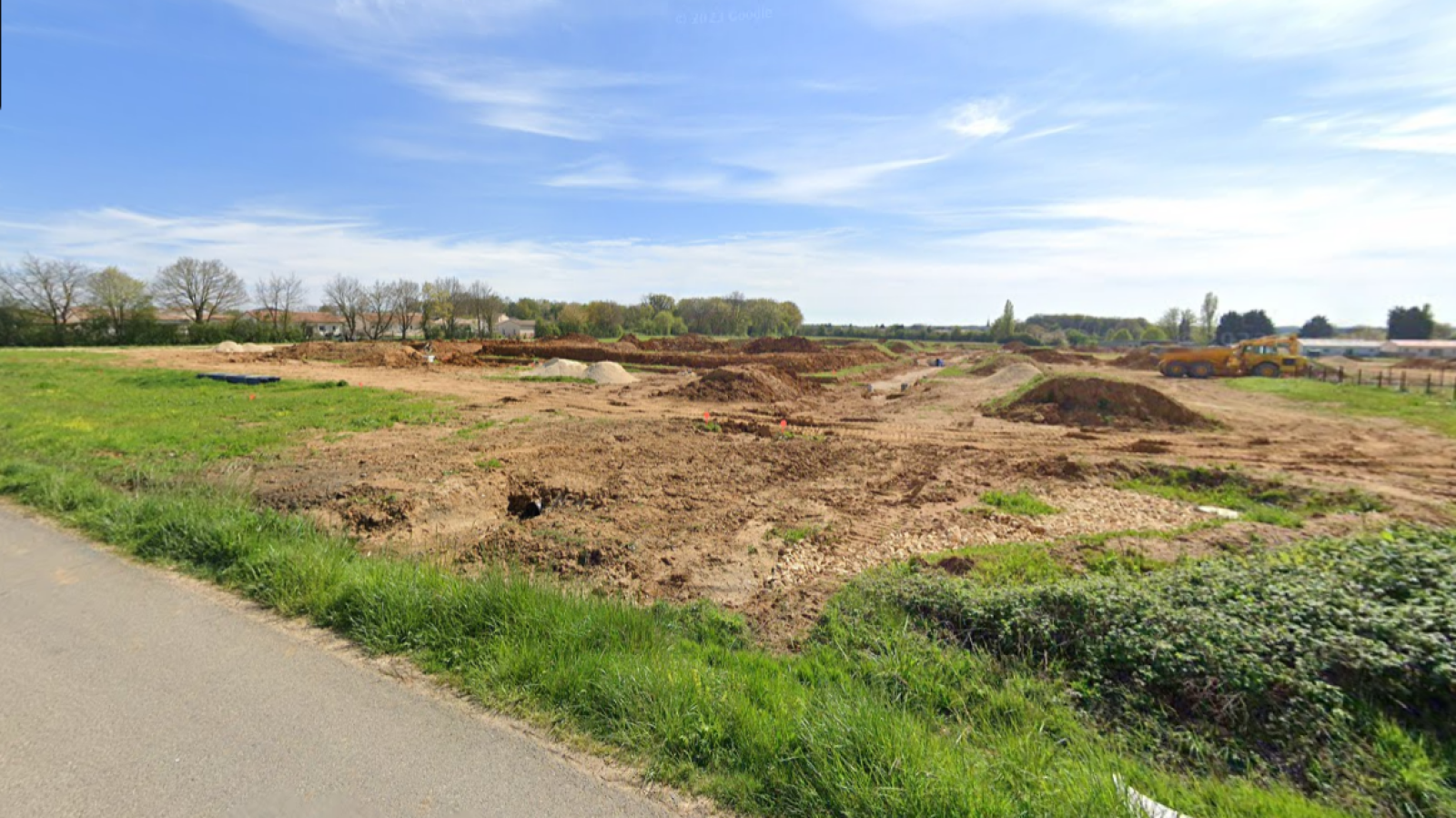 Terrain constructible de 337m2 à Migné-Auxances