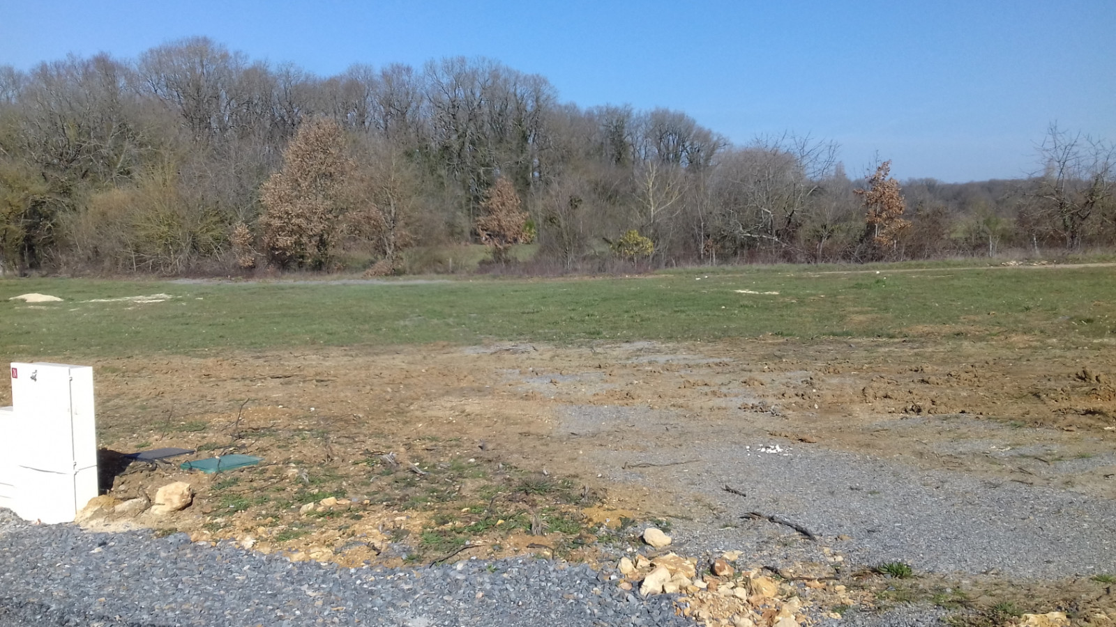 Terrain constructible de 430m2 à Saint-Martin-la-Pallu