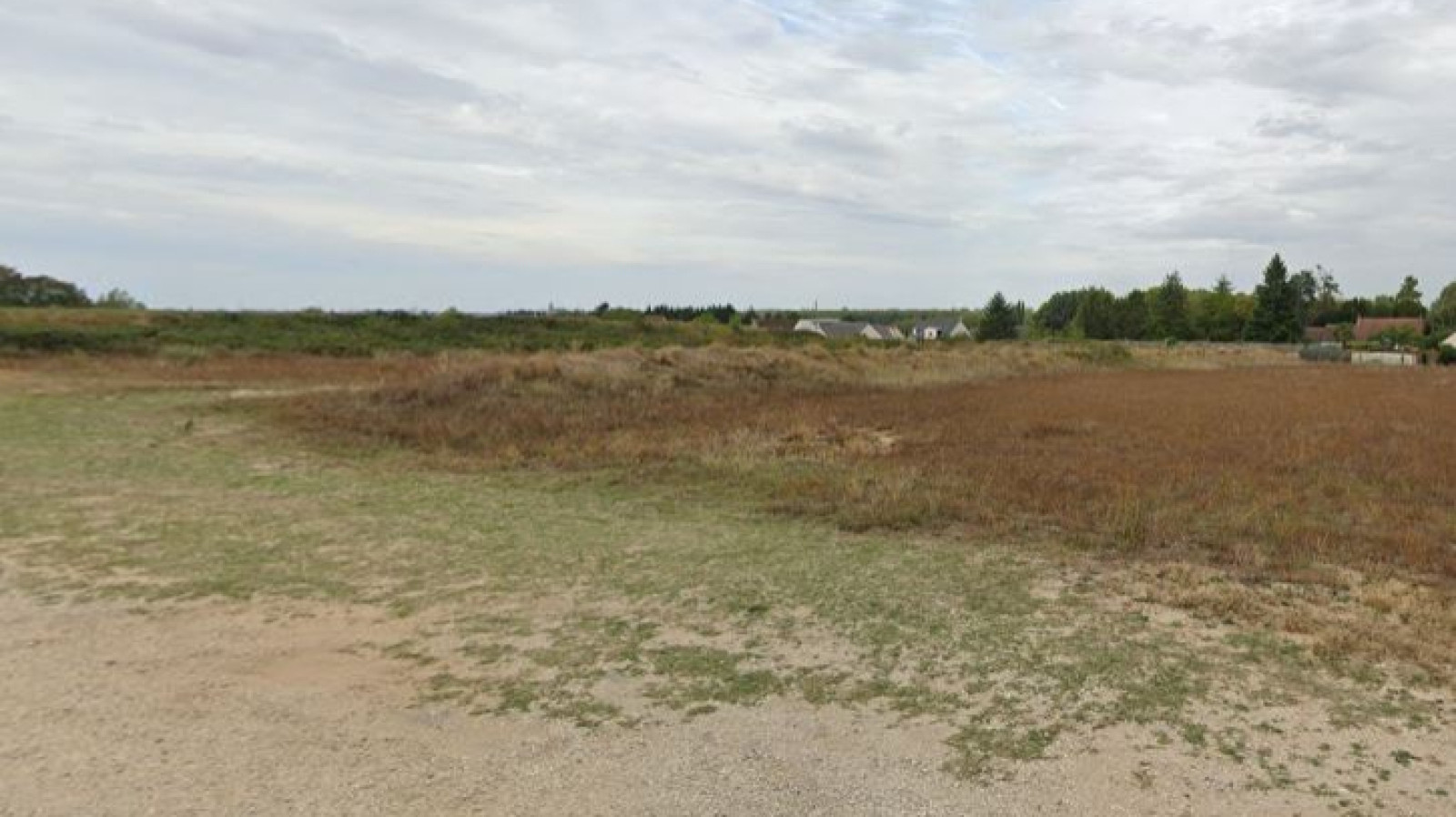 Terrain constructible de 439m2 à Vineuil