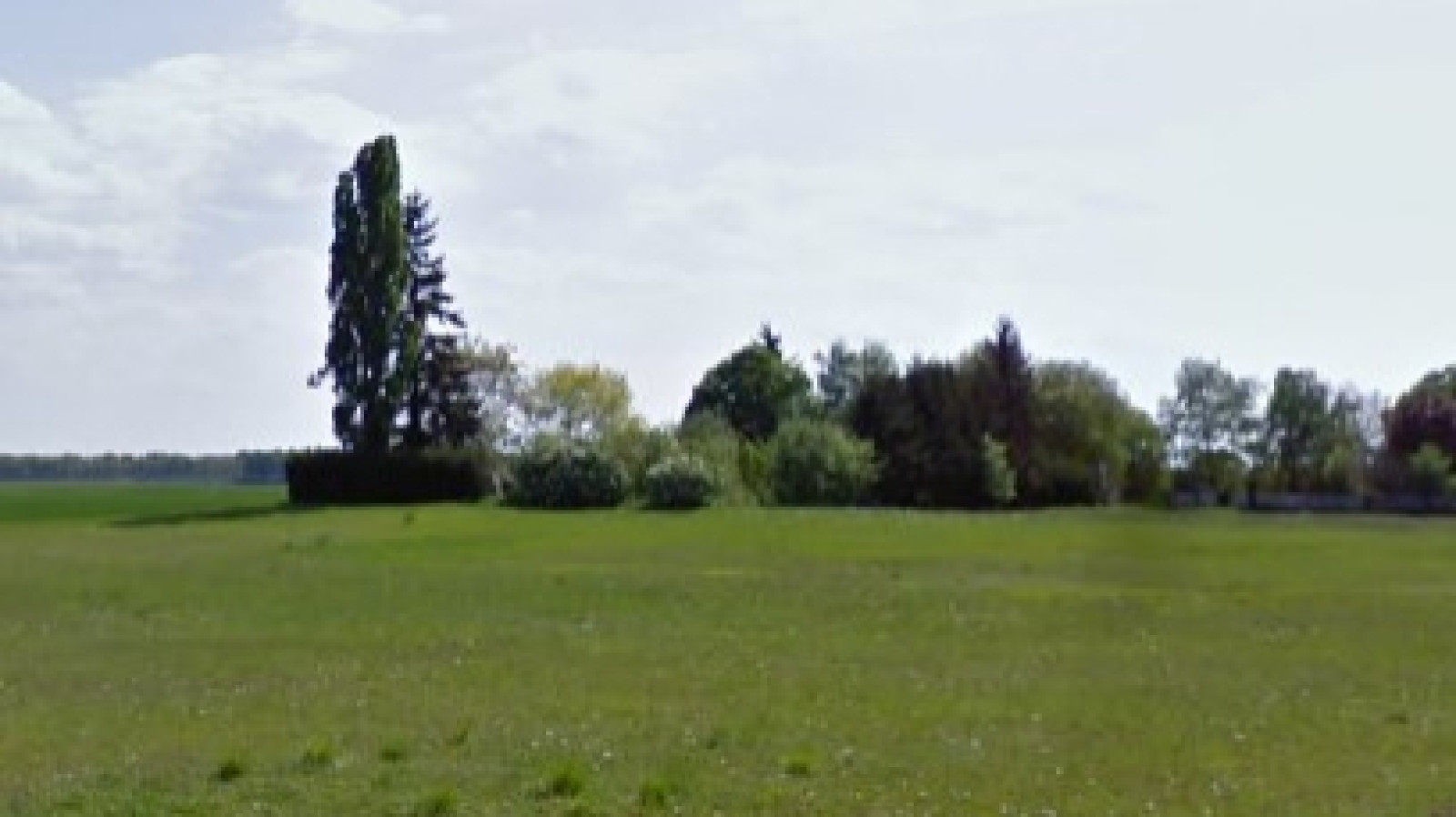 Terrain constructible de 815m2 à Rozières-en-Beauce