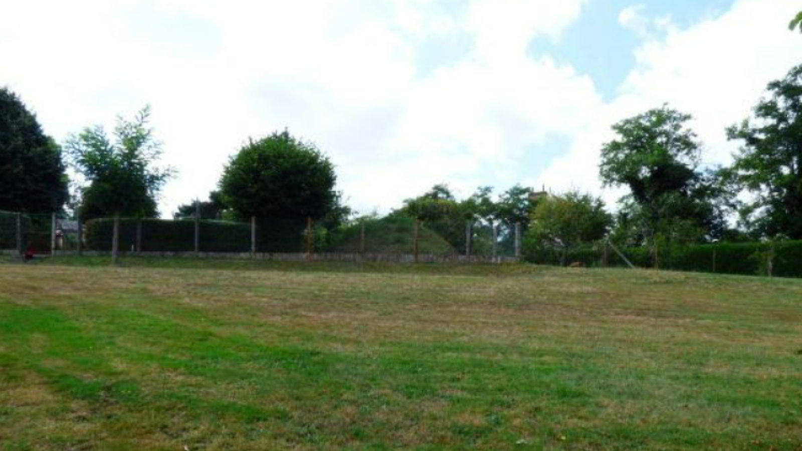 Terrain constructible de 400m2 à Vienne-en-Val