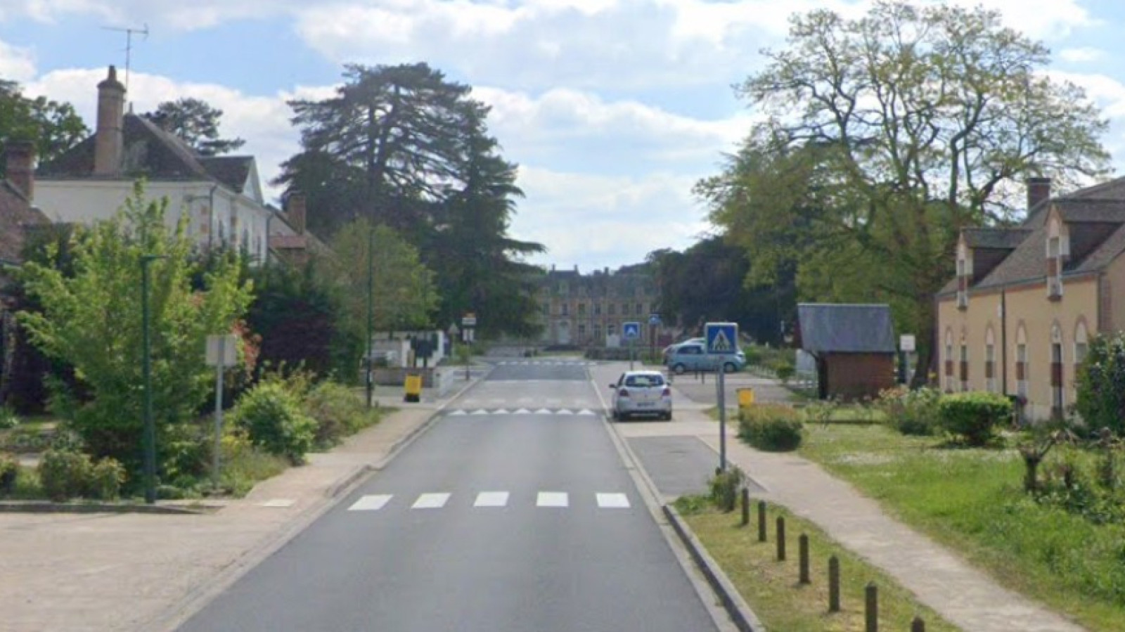 Terrain constructible de 1303m2 à Cléry-Saint-André