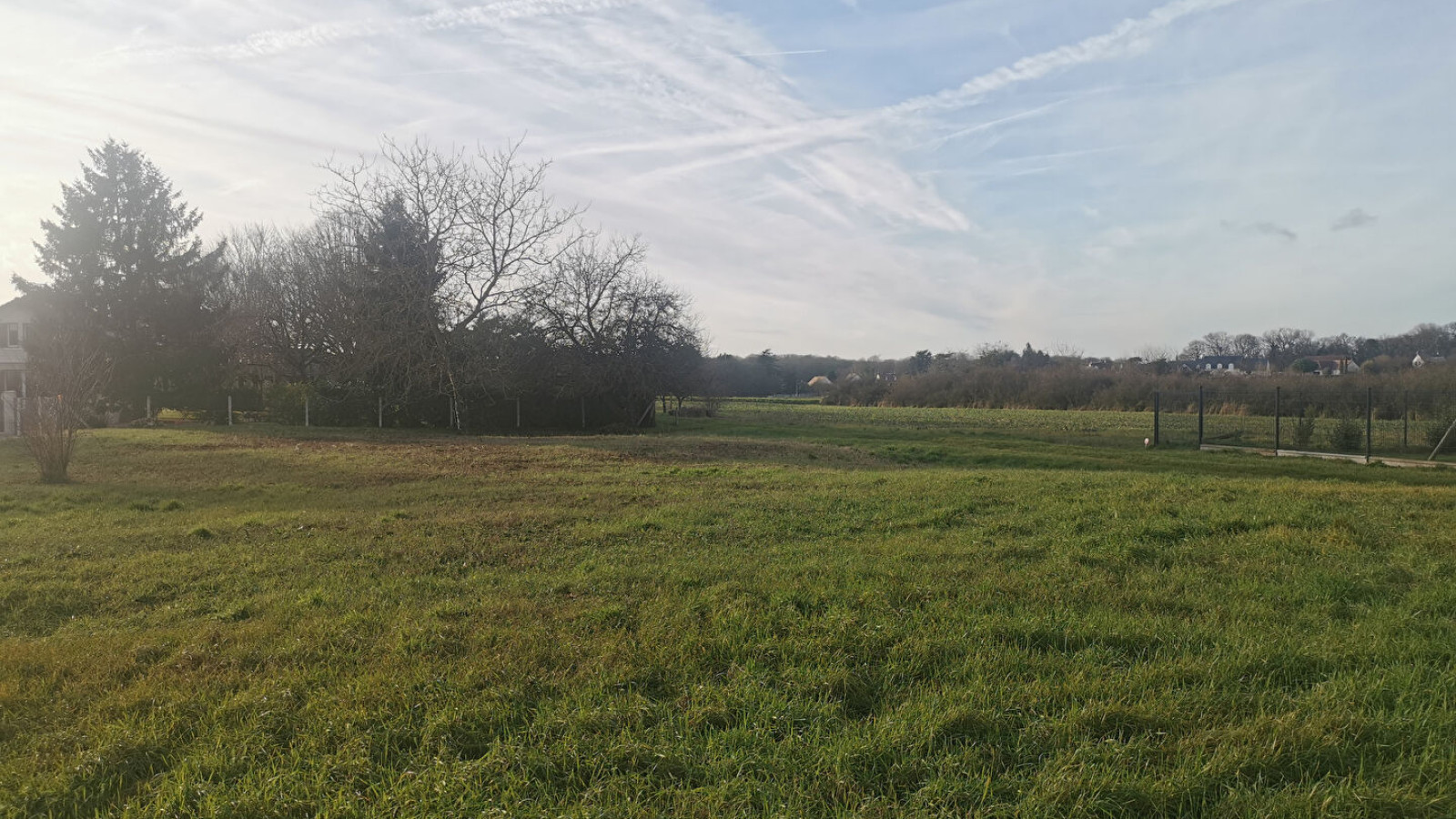 Terrain constructible de 900m2 à Chailles