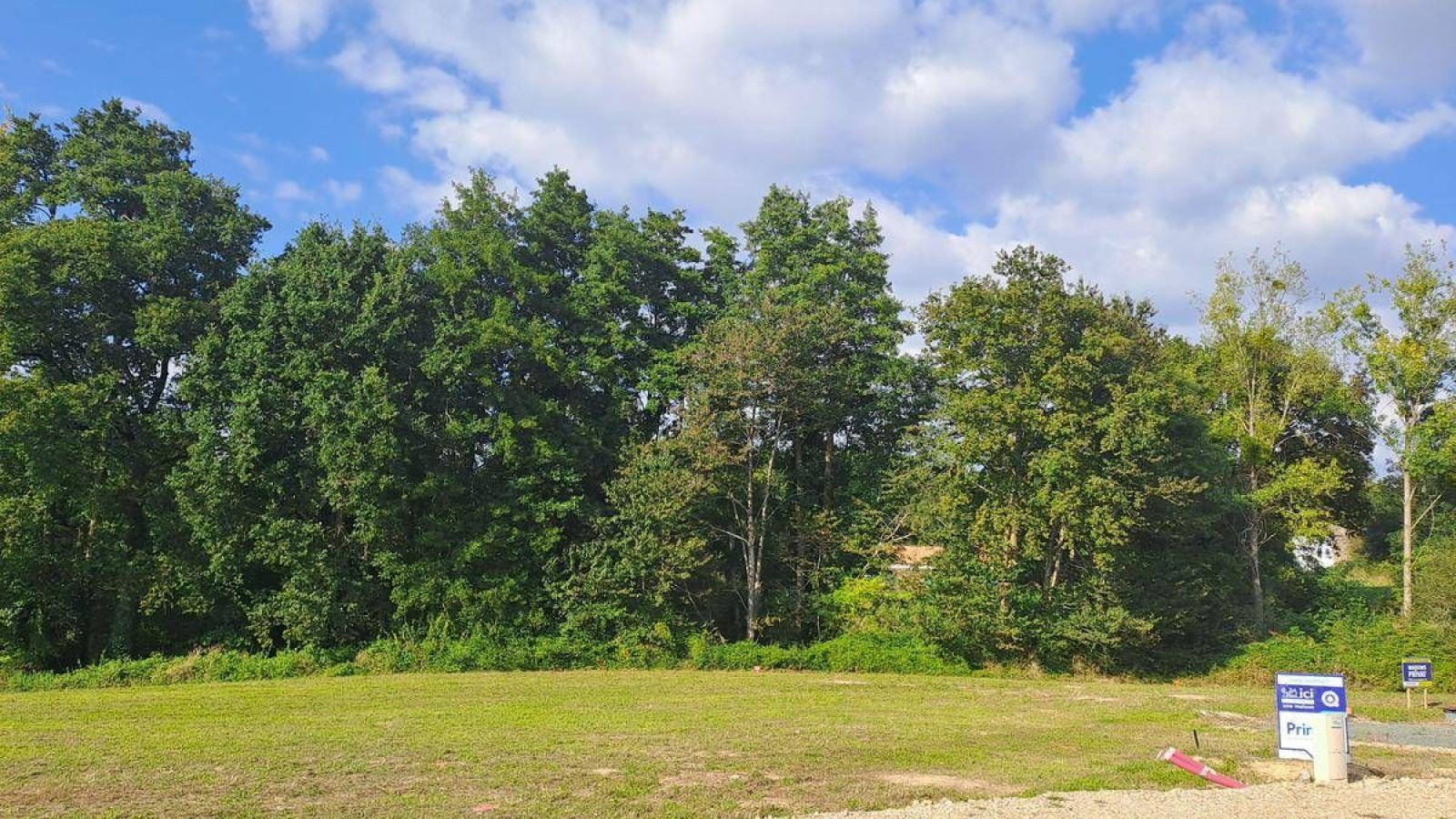 Terrain constructible de 537m2 à Bellevigny