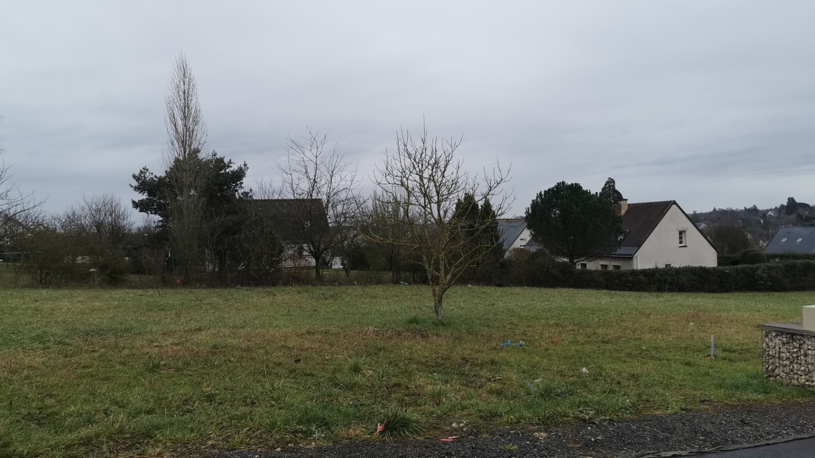 Terrain constructible de 610m2 à Azay-sur-Cher