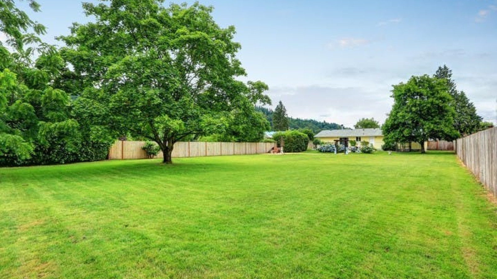 Terrain constructible de 987m2 à Migné-Auxances