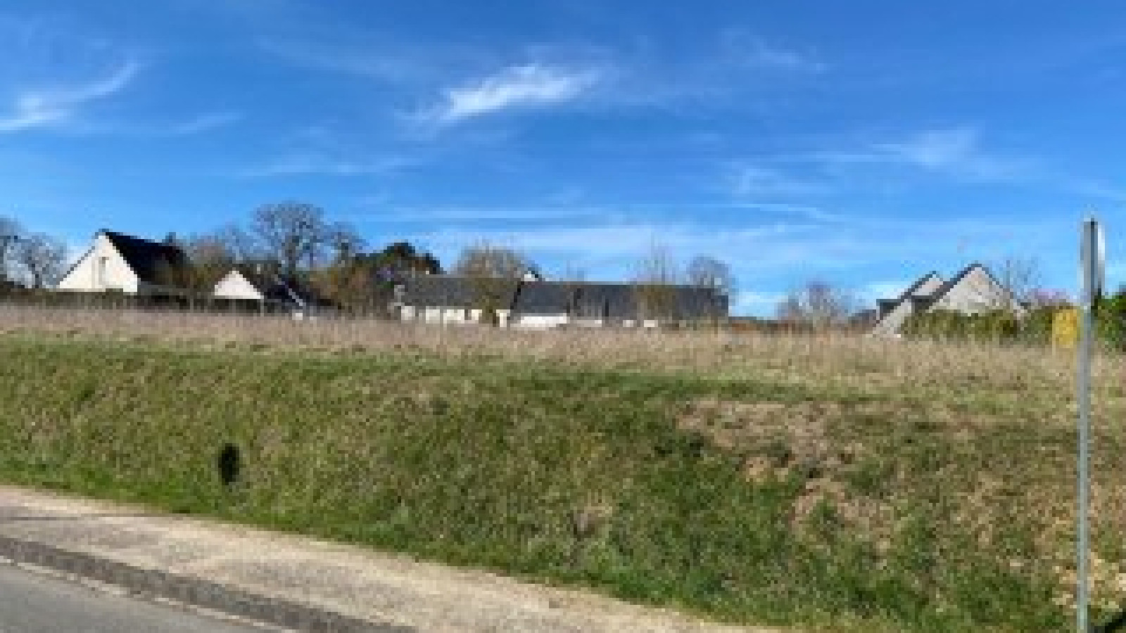 Terrain constructible de 630m2 à Souvigné