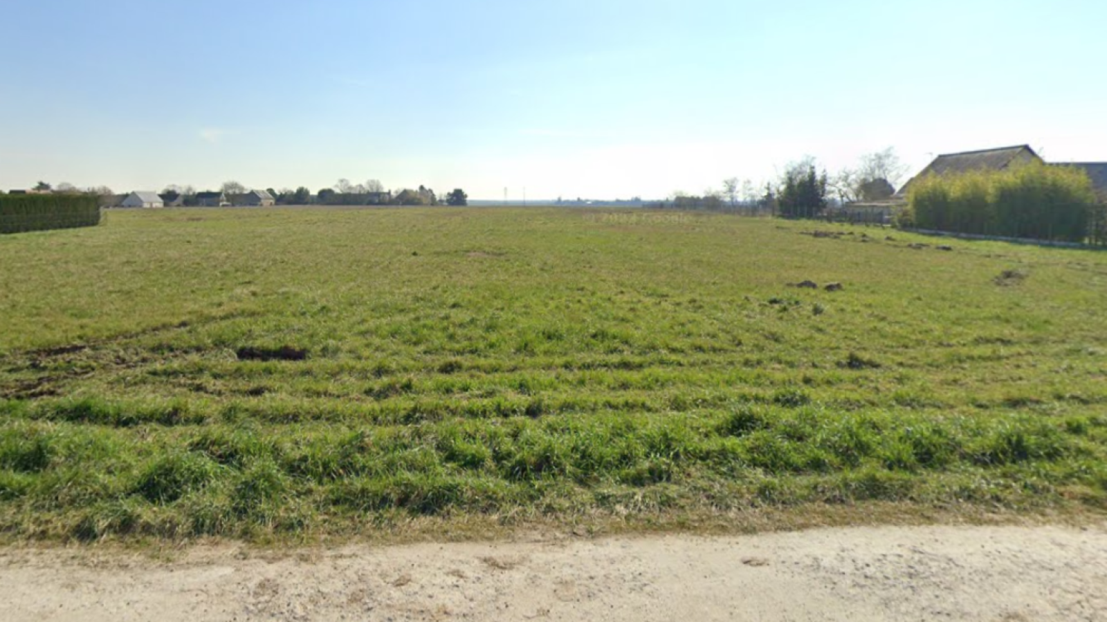Terrain constructible de 512m2 à Veigné