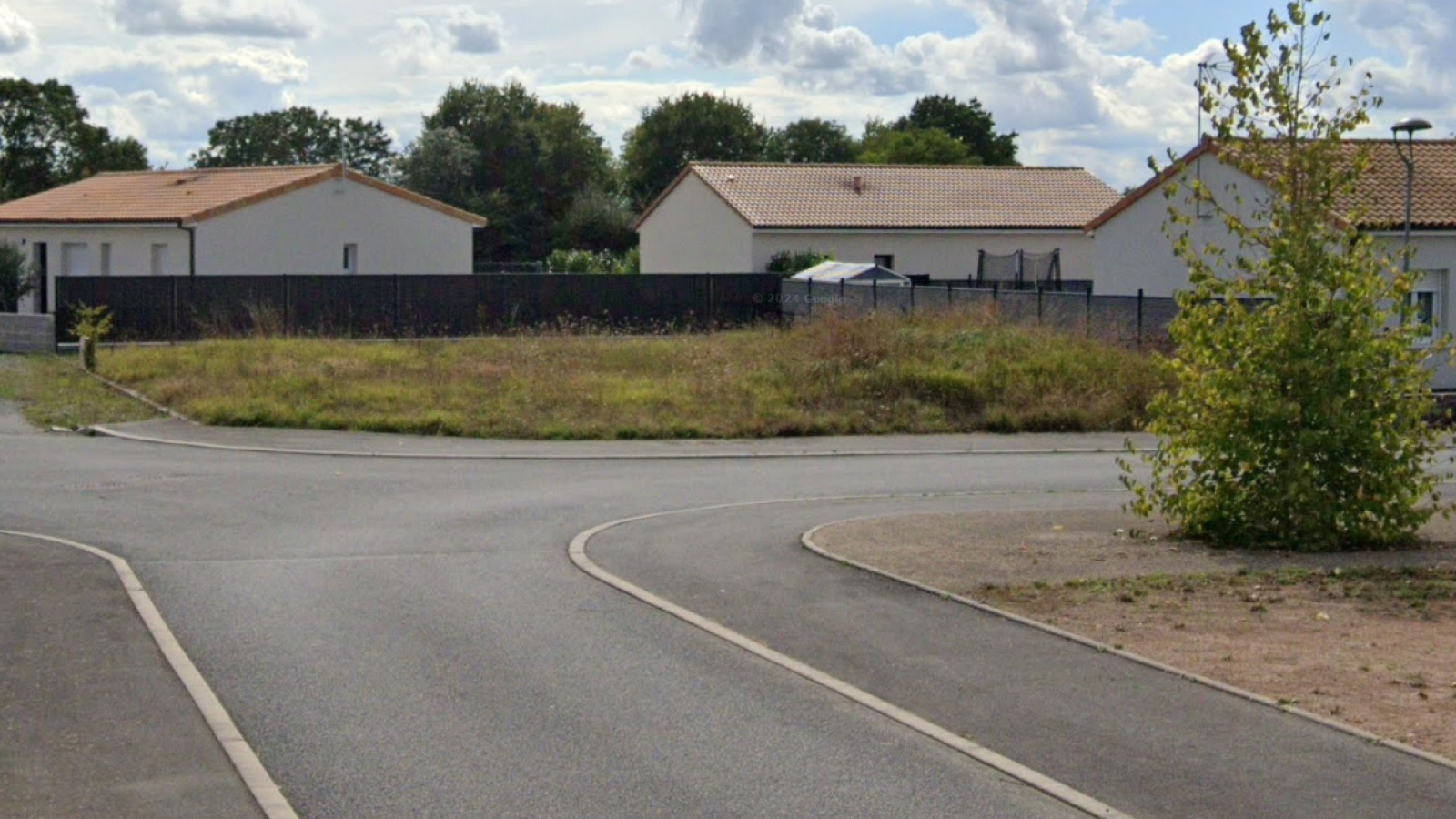 Terrain constructible de 360m2 à Nueil-les-Aubiers