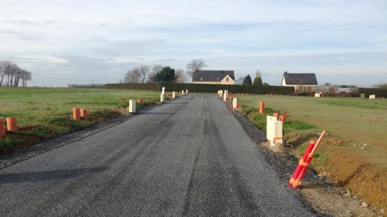 Terrain constructible de 395m2 à Chasseneuil-du-Poitou