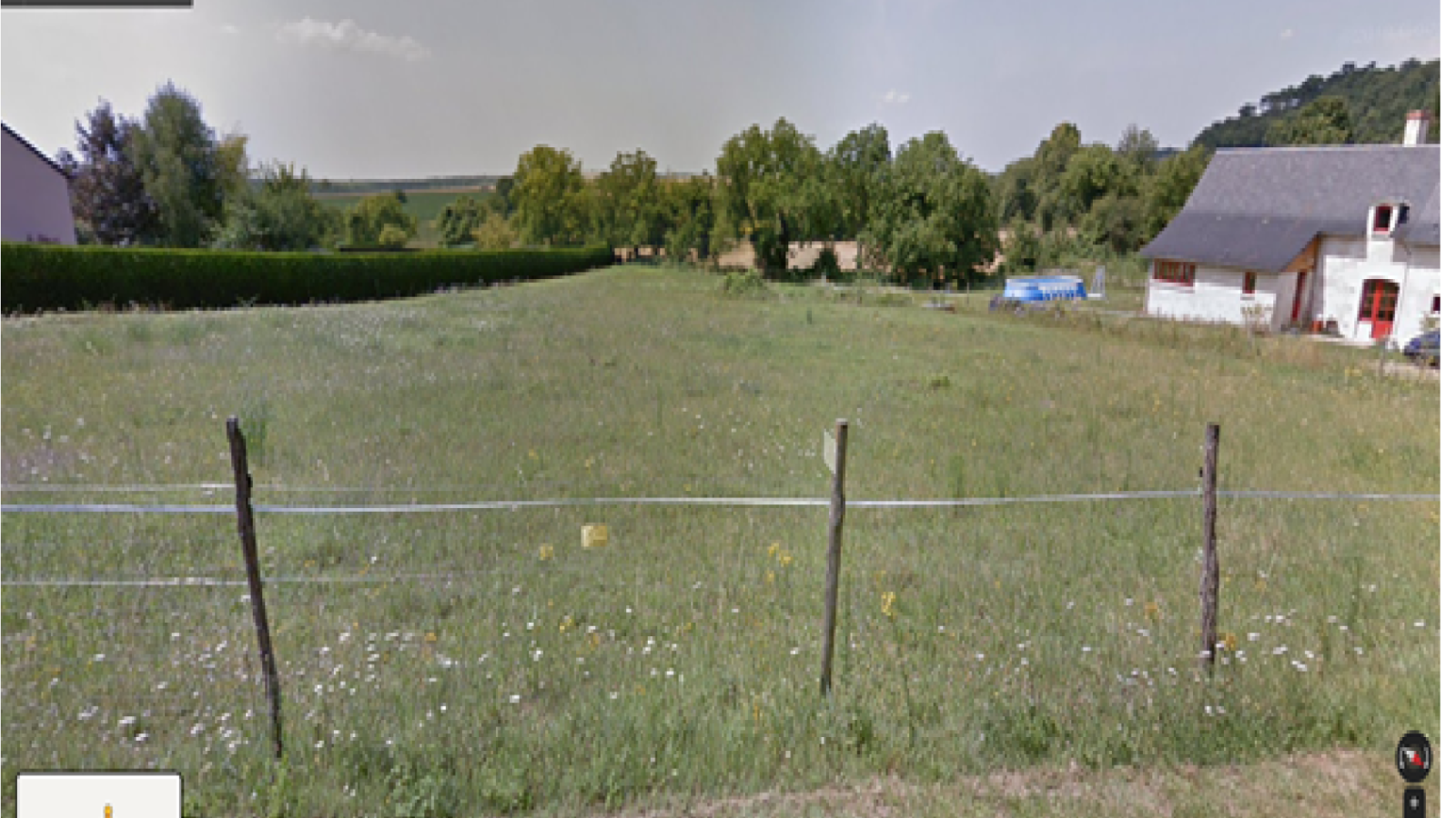 Terrain constructible de 2700m2 à Seuilly