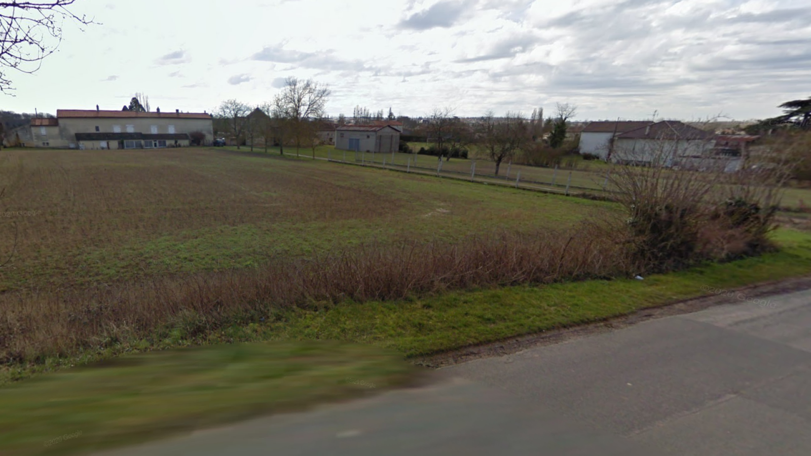 Terrain constructible de 1059m2 à Cissé