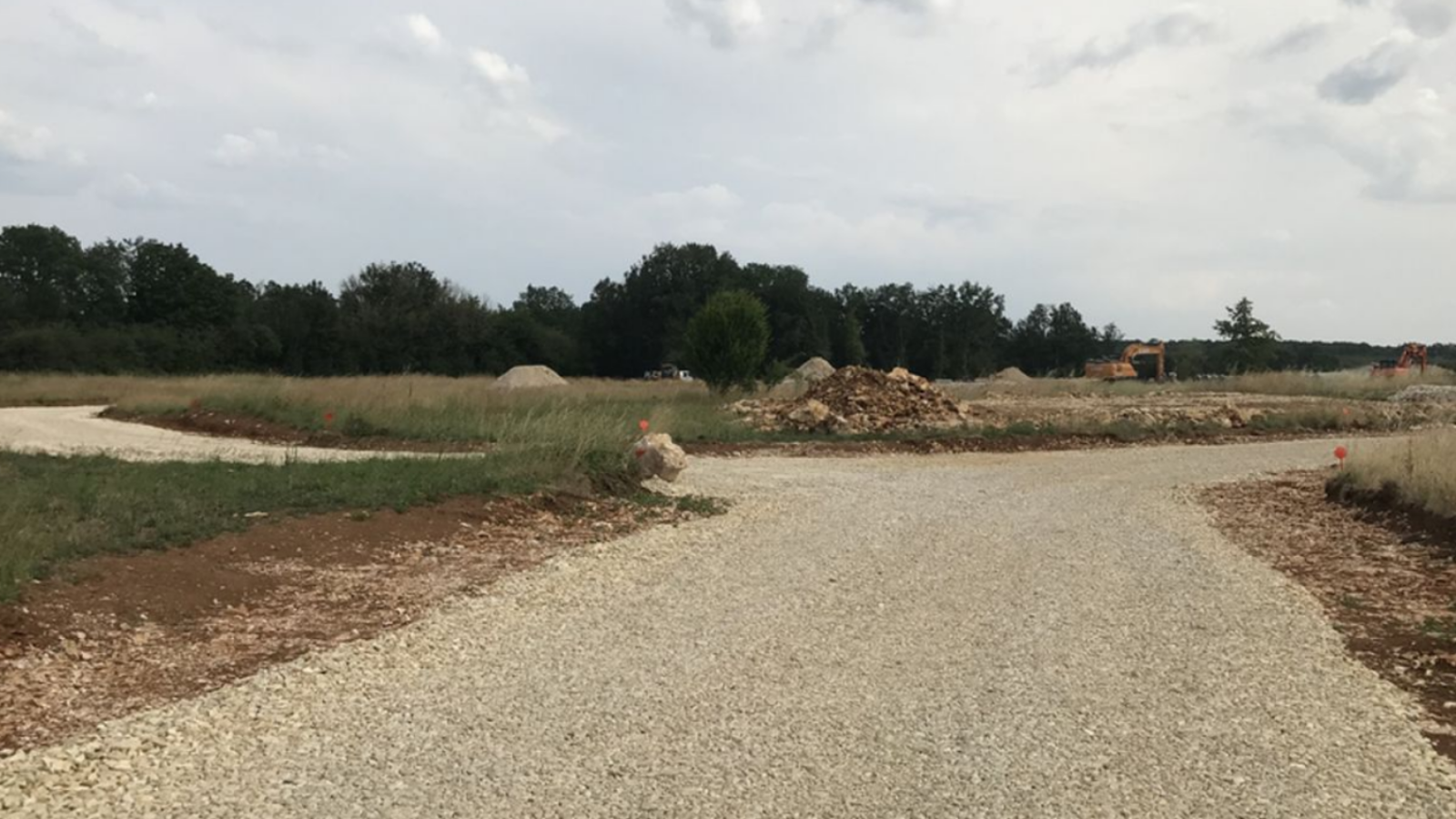 Terrain constructible de 347m2 à Ligugé