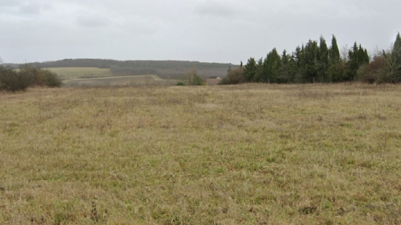 Terrain constructible de 1090m2 à Archigny