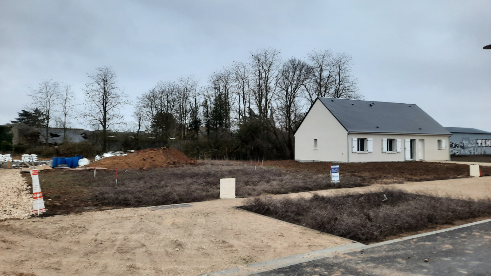 Terrain constructible de 591m2 à Marcilly-en-Villette