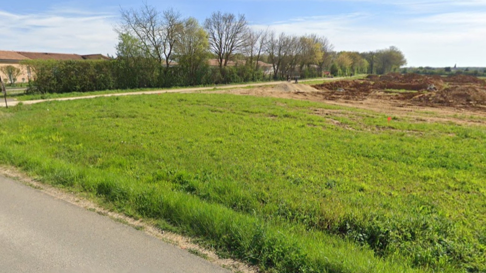 Terrain constructible de 800m2 à Doussay