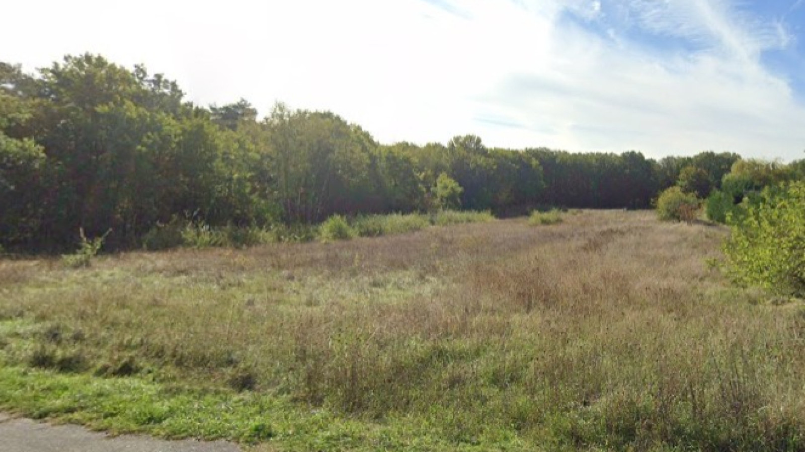 Terrain constructible de 1500m2 à Les Montils