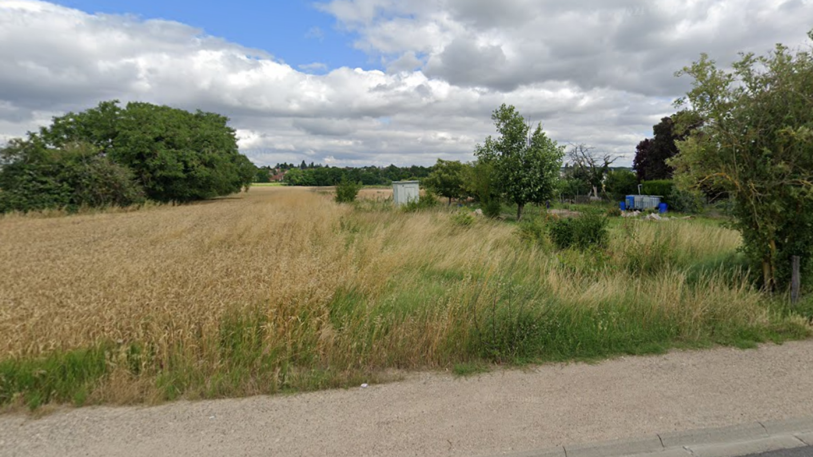 Terrain constructible de 464m2 à Ingré
