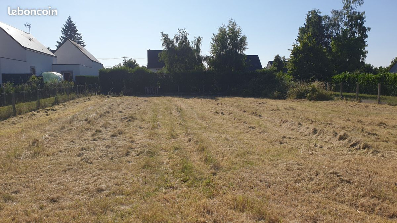 Terrain constructible de 1000m2 à Saint-Denis-sur-Loire