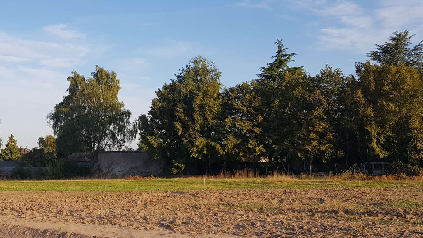 Terrain constructible de 464m2 à Ingré