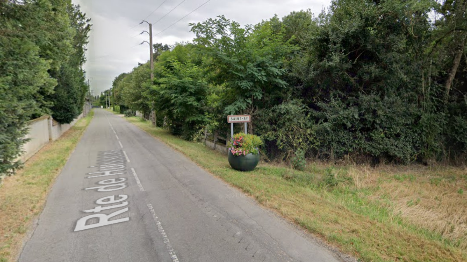 Terrain constructible de 602m2 à Saint-Ay