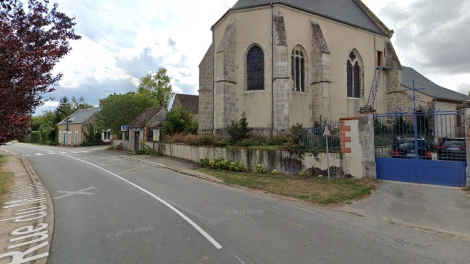 Terrain constructible de 607m2 à Huêtre