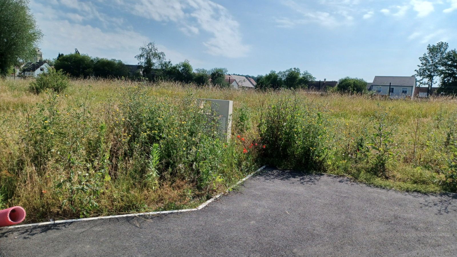 Terrain constructible de 453m2 à Mézières-lez-Cléry