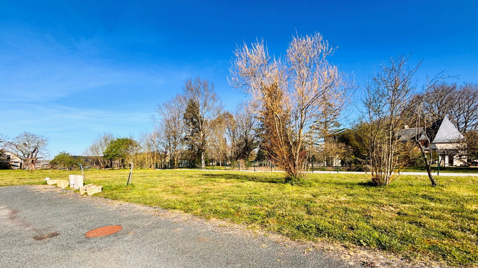 Terrain constructible de 574m2 à Tiercé
